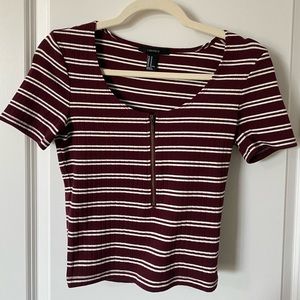 Grunge crop top, 90s look
